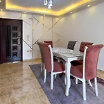 Golf Pyramids View Apartment